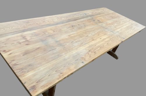 A PINE FARMHOUSE TABLE C1900 - ADDITIONAL PHOTO 3