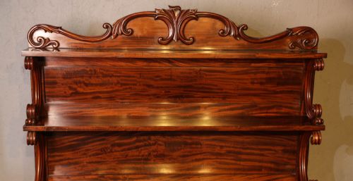 A GOOD VICTORIAN MAHOGANY WALL SHELF - ADDITIONAL PHOTO 1