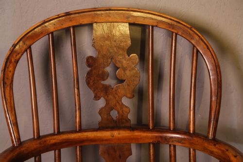 A GOOD YEW WOOD LOW BACK WINDSOR CHAIR BURR BACK SPLAT - ADDITIONAL PHOTO 6