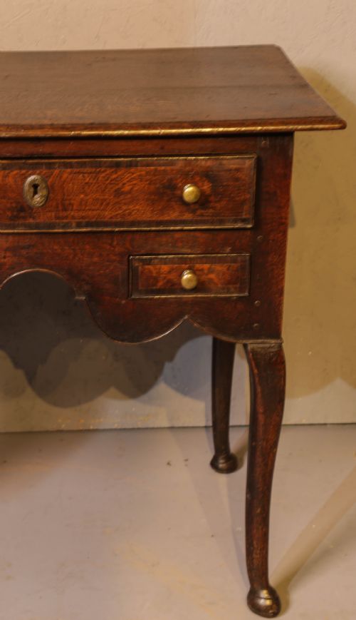 A GOOD EARLY 18TH CENTURY LOW BOY IN OAK UNTOUCHED VERY ORIGINAL - ADDITIONAL PHOTO 1