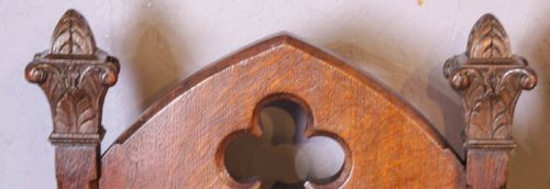 A RARE PAIR OF GOTHIC CHURCH CHAIRS WITH ENGRAVED PLAQUE - ADDITIONAL PHOTO 5