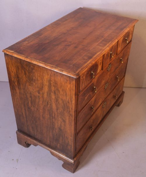 A GEORGE I CHEST OF DRAWERS IN WALNUT NICE TIMBERS - ADDITIONAL PHOTO 12