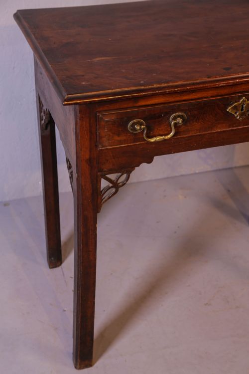 A RARE 18TH CENTURY SIDE TABLE IN YEW WOOD - ADDITIONAL PHOTO 1