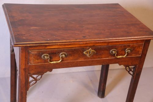 A RARE 18TH CENTURY SIDE TABLE IN YEW WOOD - ADDITIONAL PHOTO 2