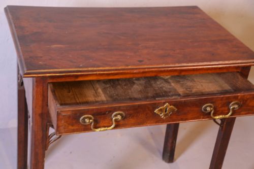 A RARE 18TH CENTURY SIDE TABLE IN YEW WOOD - ADDITIONAL PHOTO 3