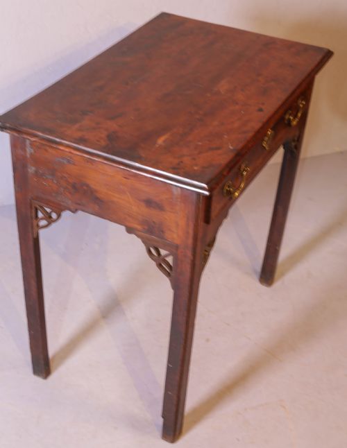 A RARE 18TH CENTURY SIDE TABLE IN YEW WOOD - ADDITIONAL PHOTO 6