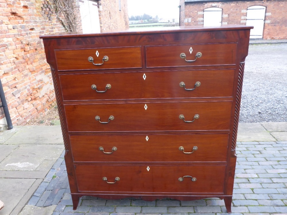 Very large Georgian Chest of Drawers