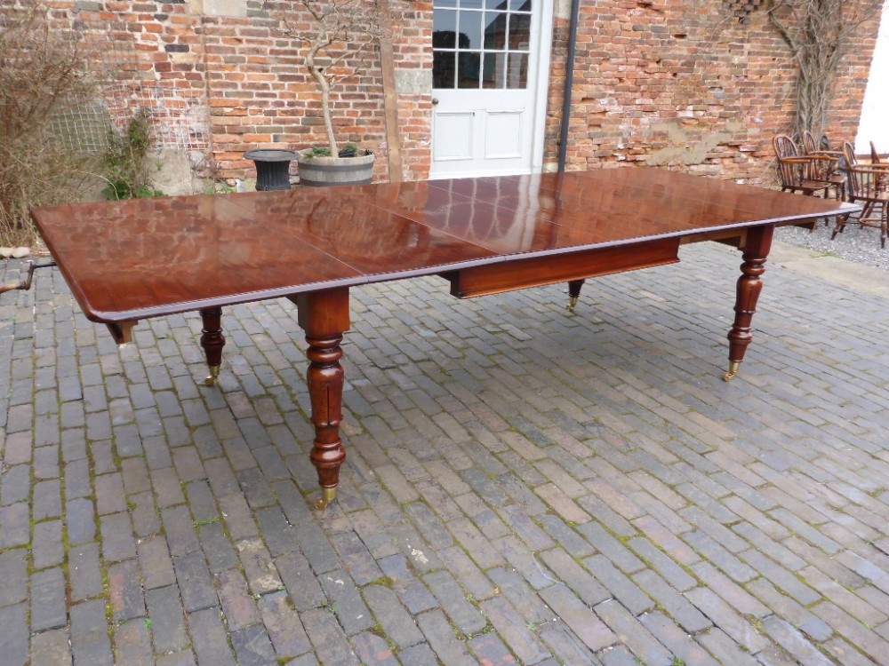Victorian Mahogany 4 Leaf Extending Dining Table