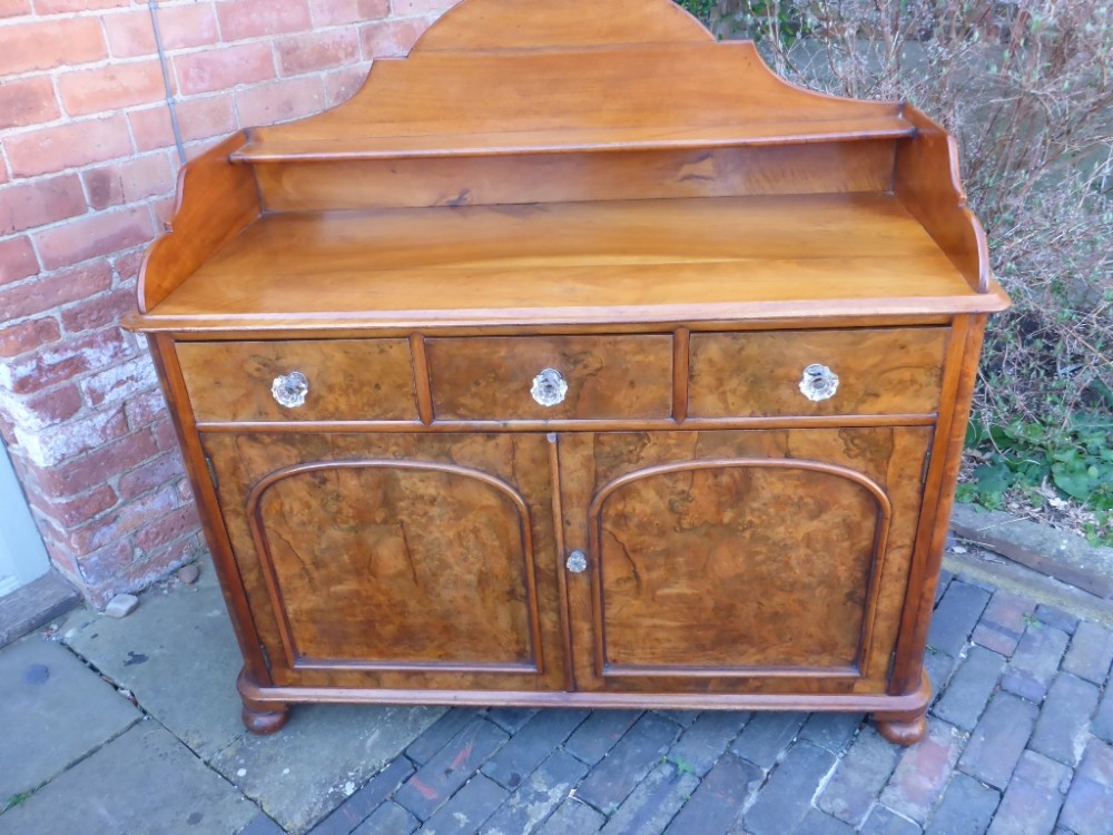 Victorian Gallery Back Chest of Drawers in Walnut