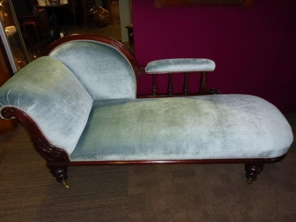 Victorian Chaise Lounge Fully Restored and Re Upholstered