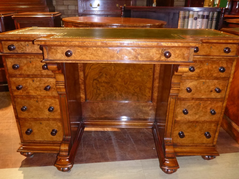 Victorian Ladies Writing Desk in Burr Walnut