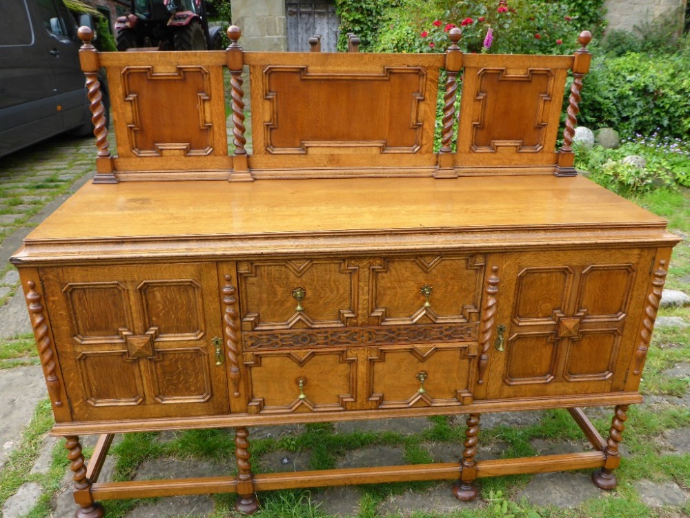 Impressive Golden Oak Sideboard 