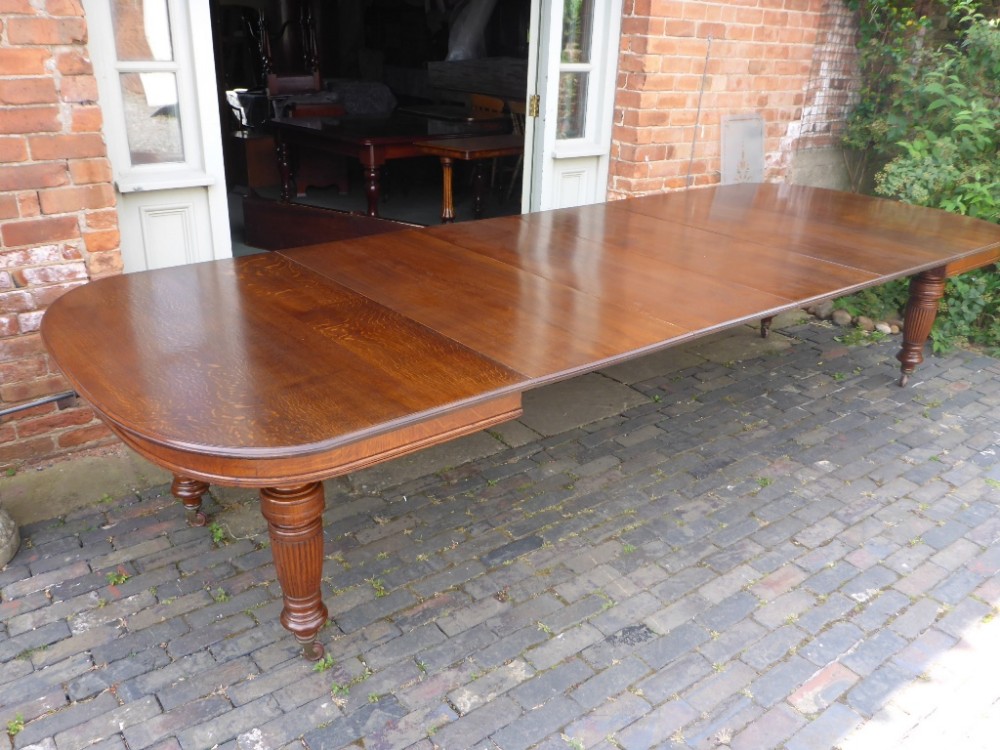 Victorian Oak Extending Dining Table 4 Leaves