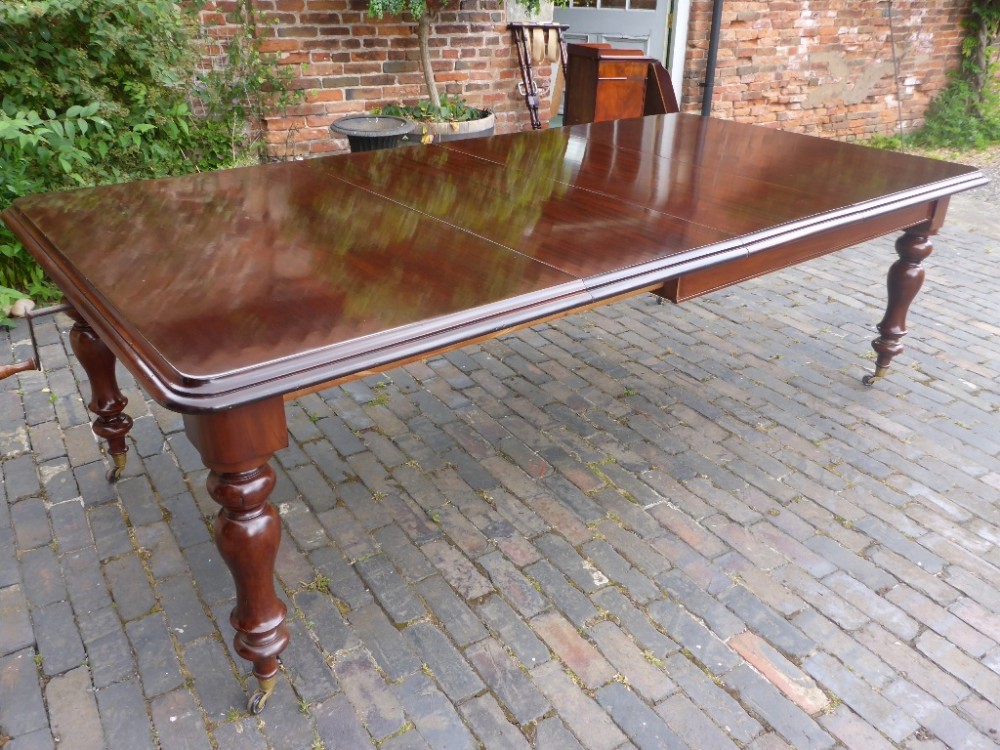Victorian Mahogany Extending Dining Table seat 10