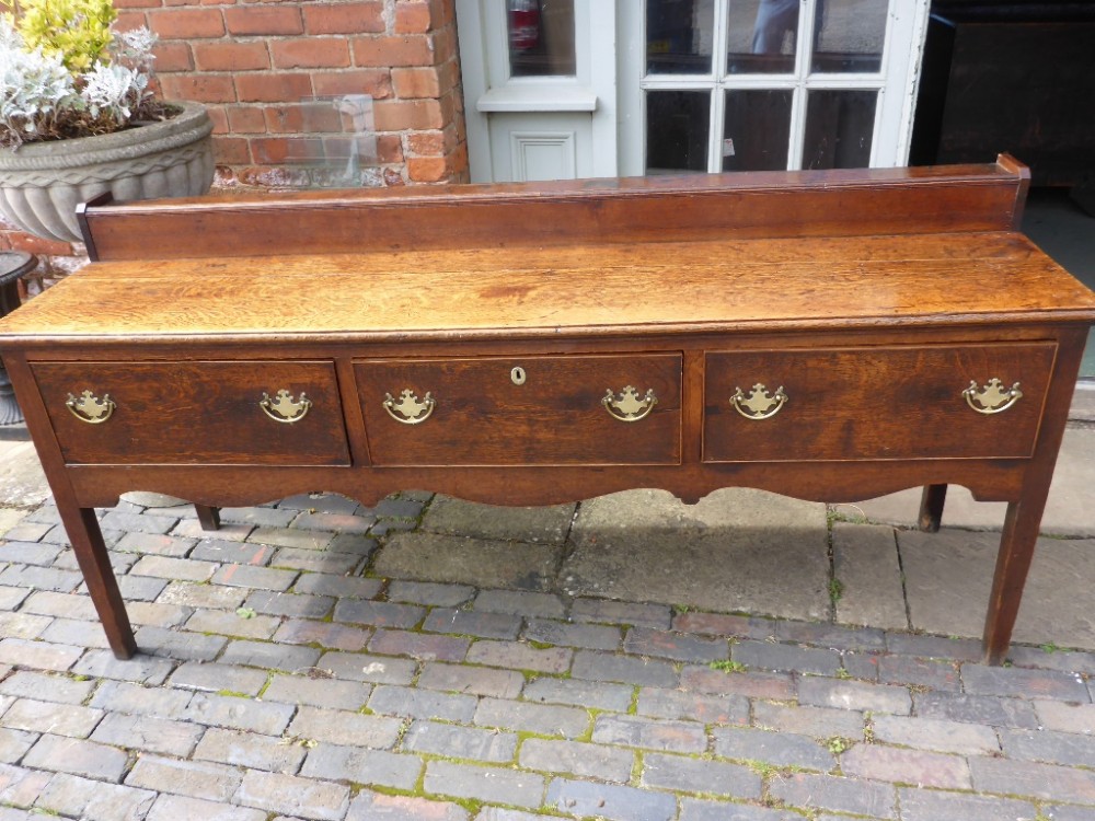 Antique Georgian Oak Dresser 3 drawers