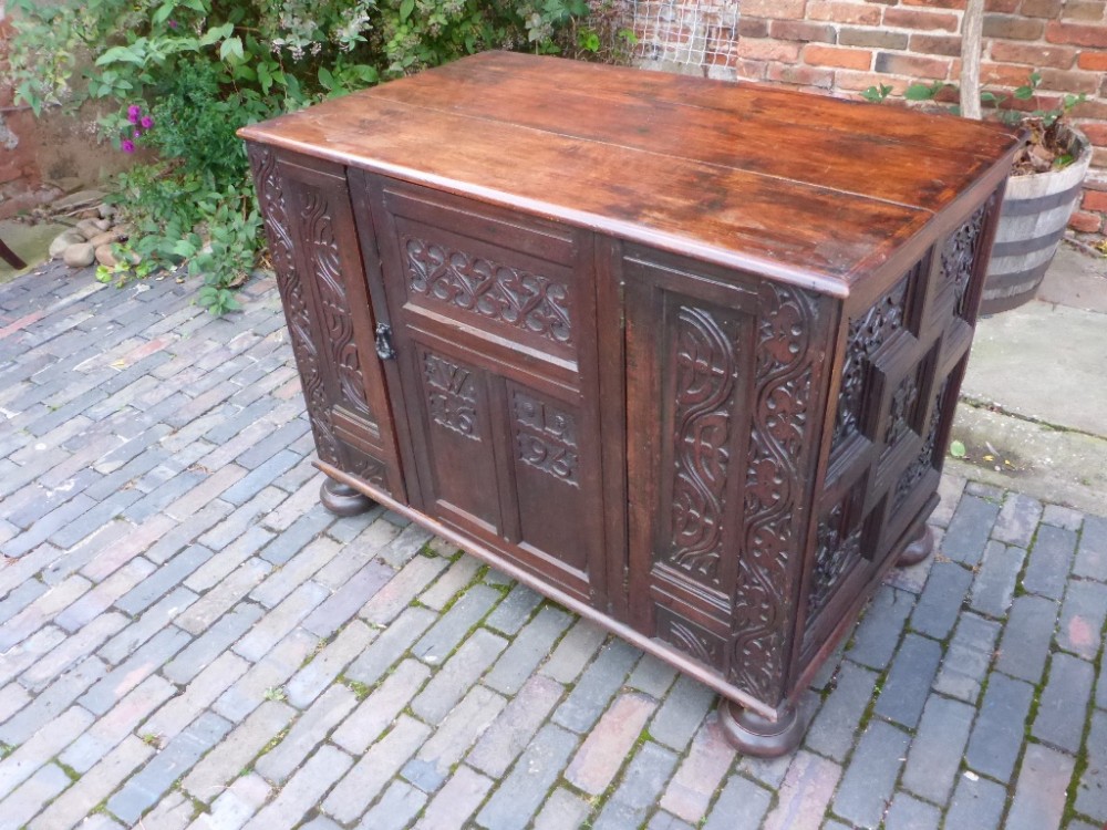 Carved Oak Box WL 1696