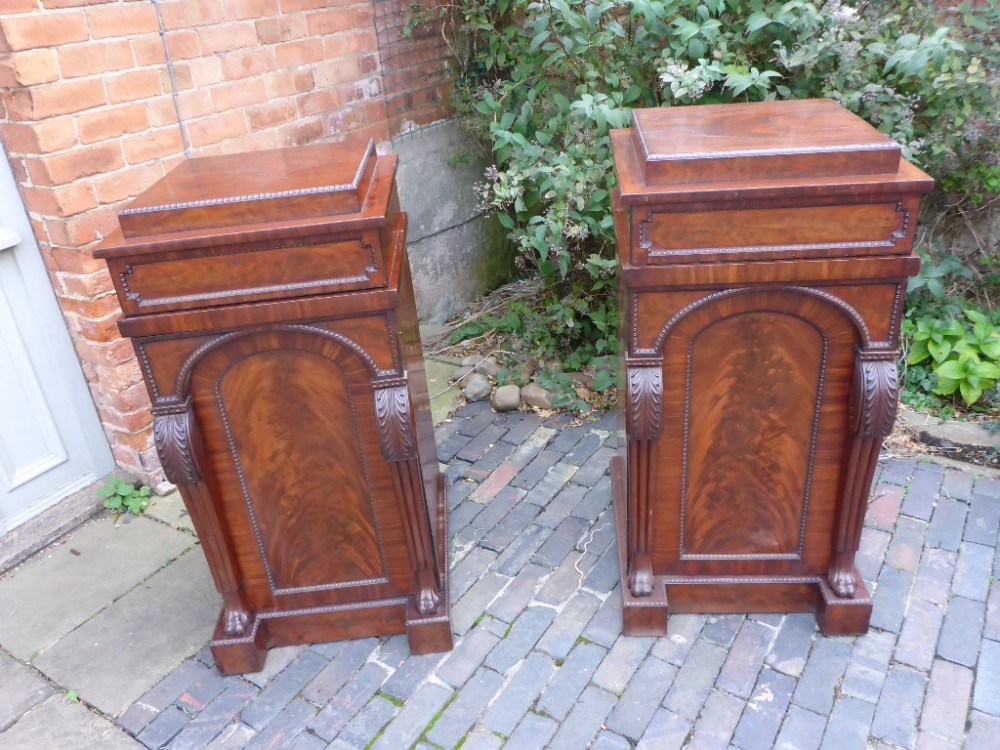 Georgian Mahogany Pedestals Pair