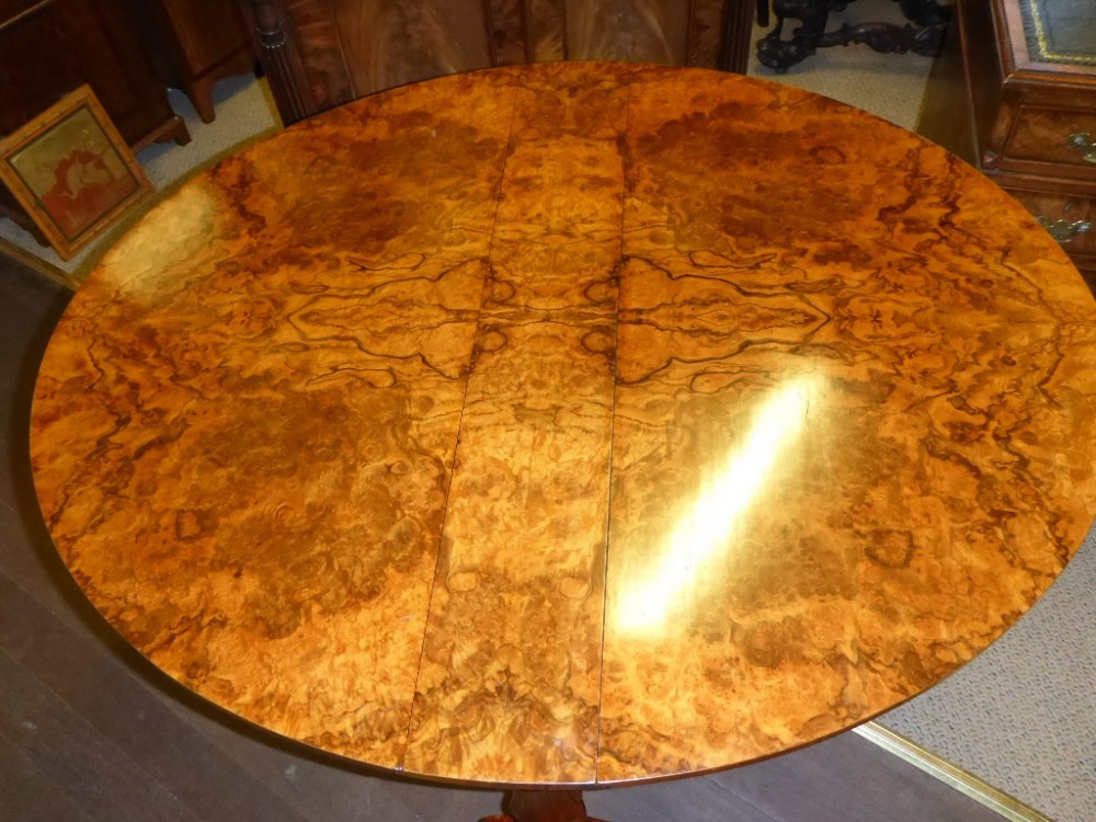 Good Quality Victorian Walnut Sutherland Table