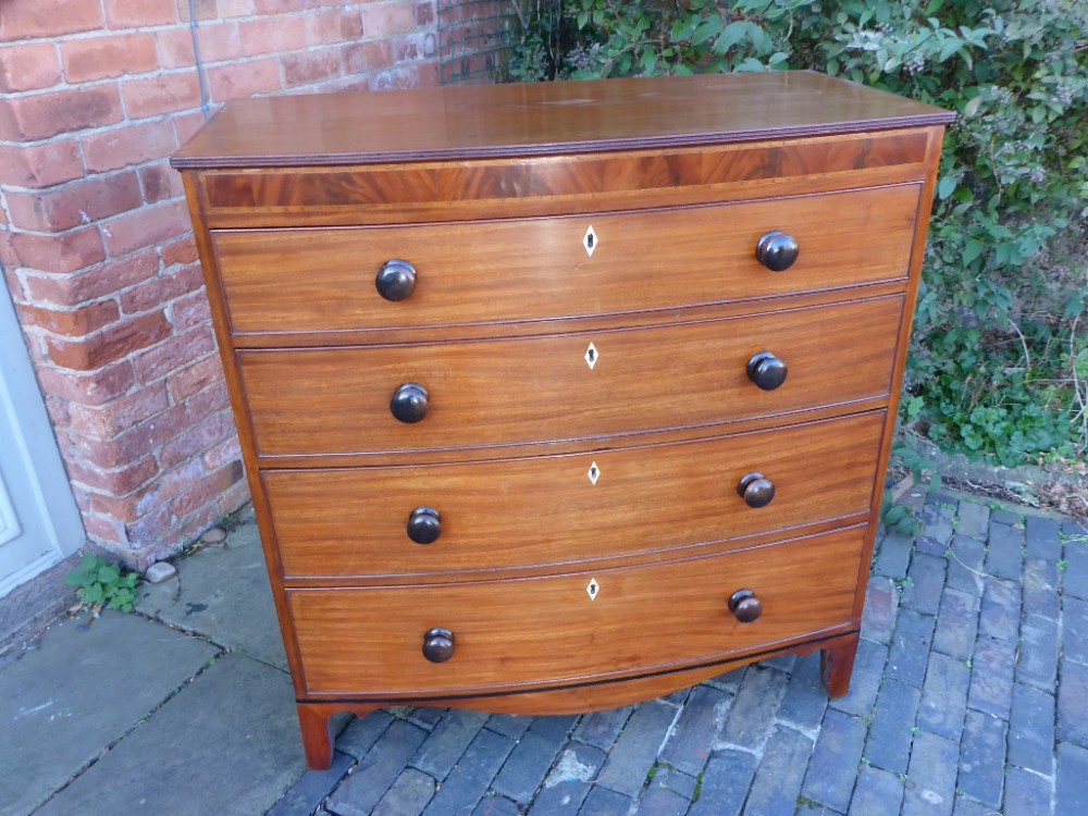 Georgian Bow Front Chest of Drawers