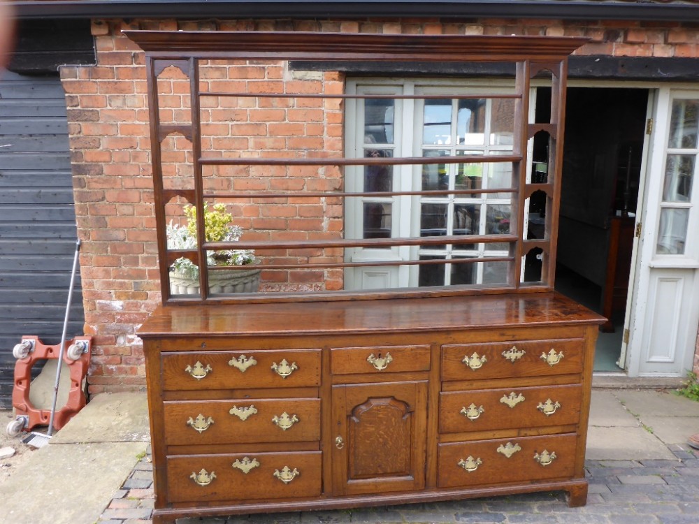 Super 18th century Oak Dresser with plate rack