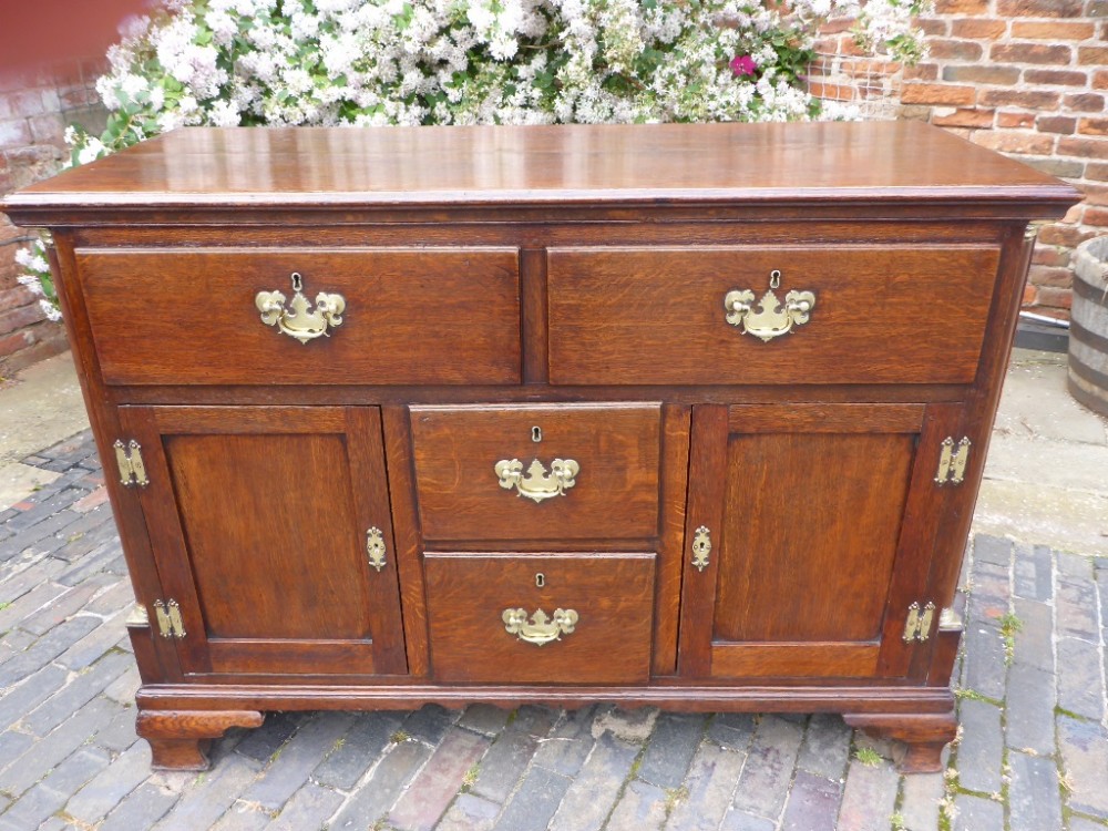 !8th century Small Oak Dresser