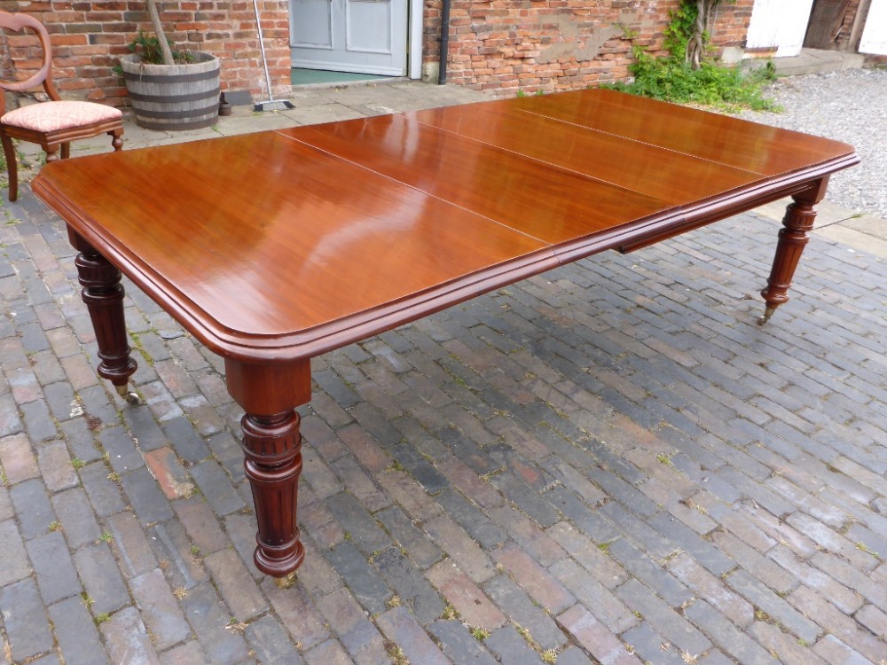 Victorian Mahogany Dining Table Seats 8/10