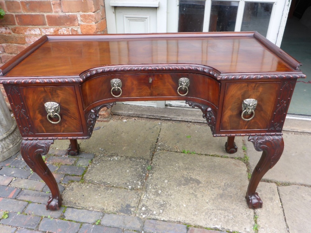 Super Quality Mahogany Desk or Ladies Dressing Table
