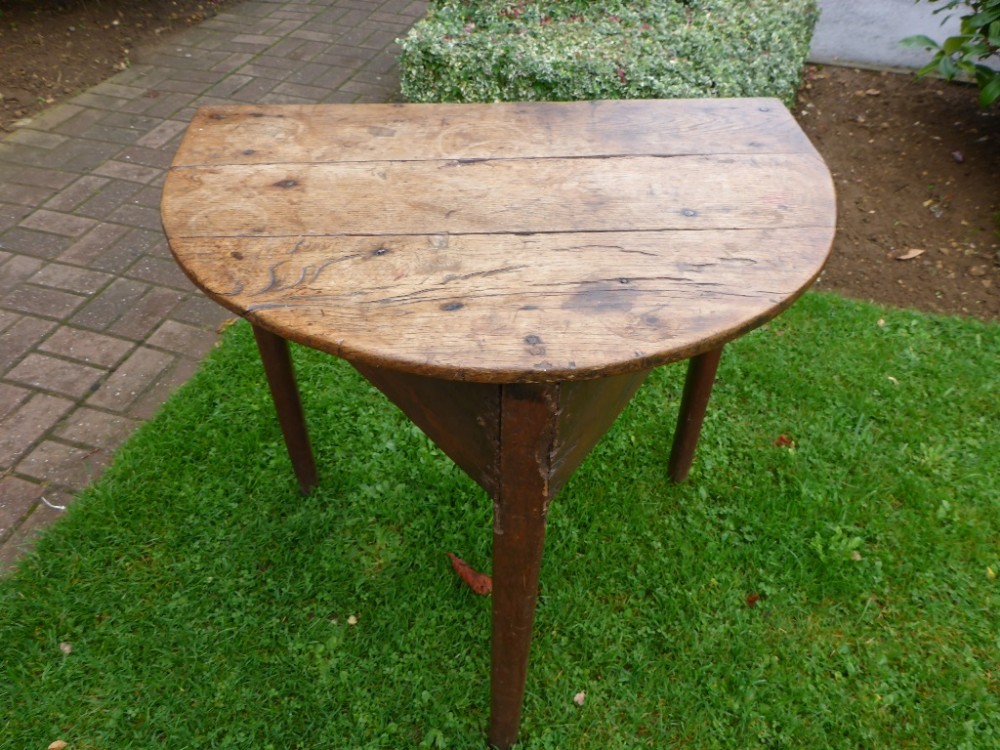 Early Oak Cricket Table with Leaf