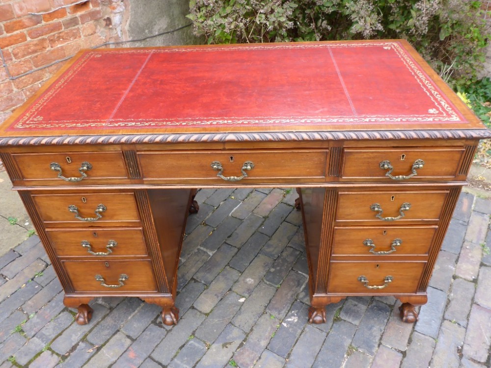 Quality Mahogany Pedestal Desk