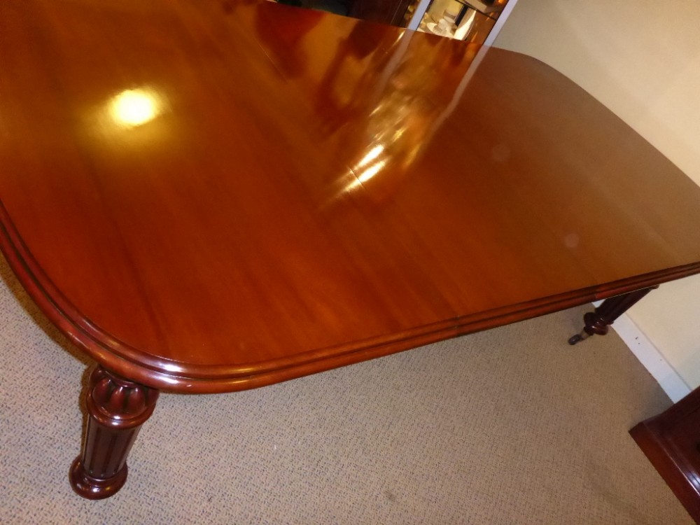 Victorian Mahogany Extending Dining Table