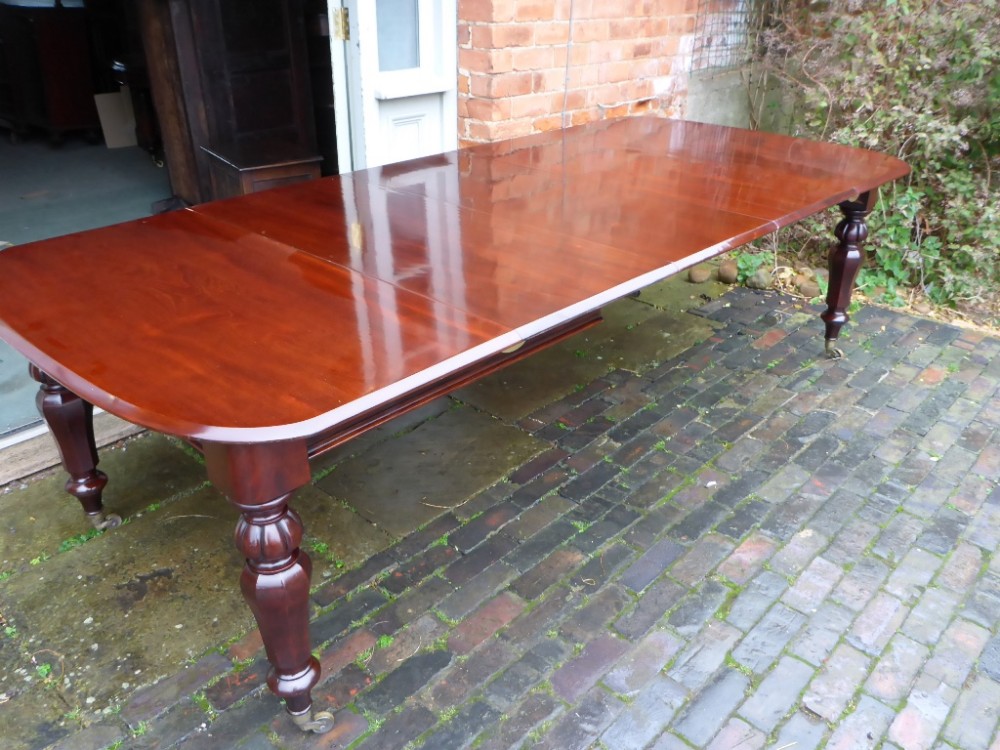 Superb Victorian Mahogany Extending Dining Table seat 10