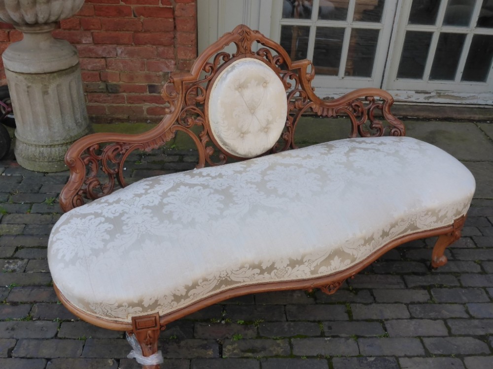 Attractive Victorian Bedroom Sofa Walnut Framed