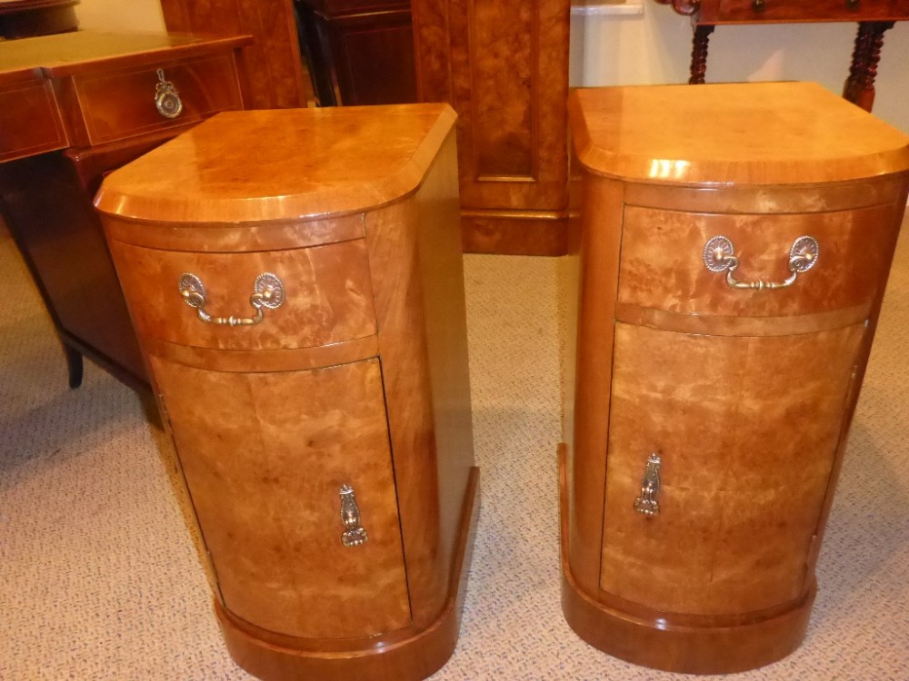 Good Pair of Victorian Walnut Bedside Chests