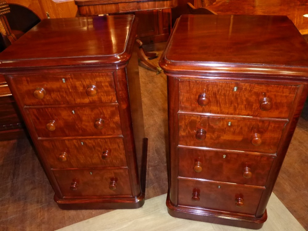 Good Pair of Victorian Mahogany Bedside Chests