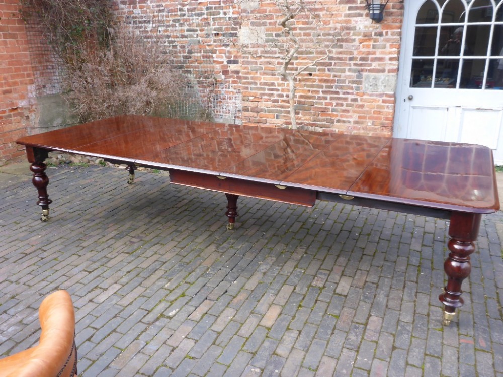 Superb Victorian Extending Dining Table 4 Leaves