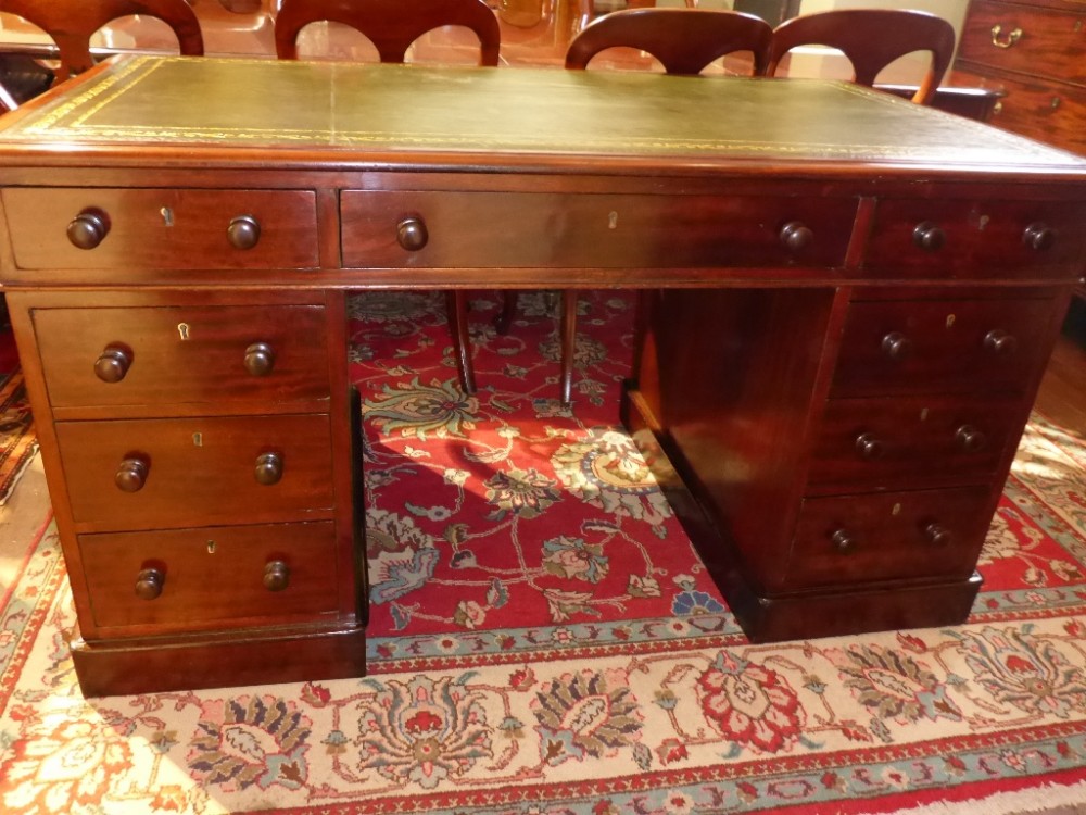 Good Quality Victorian Pedestal Desk