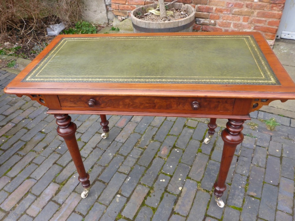 Attractive Victorian Library Table in Mahogany
