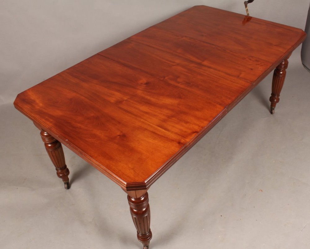 A good  Late Victorian Extending Dining Table seats 8 