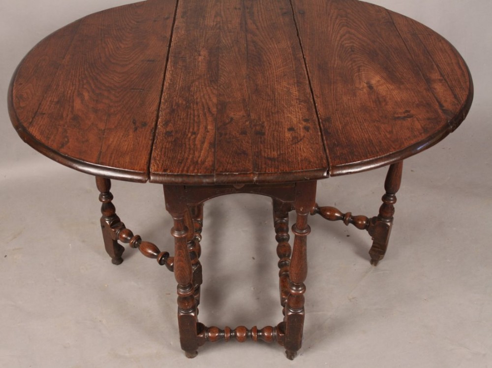 Small 17th century Gate Table in Oak