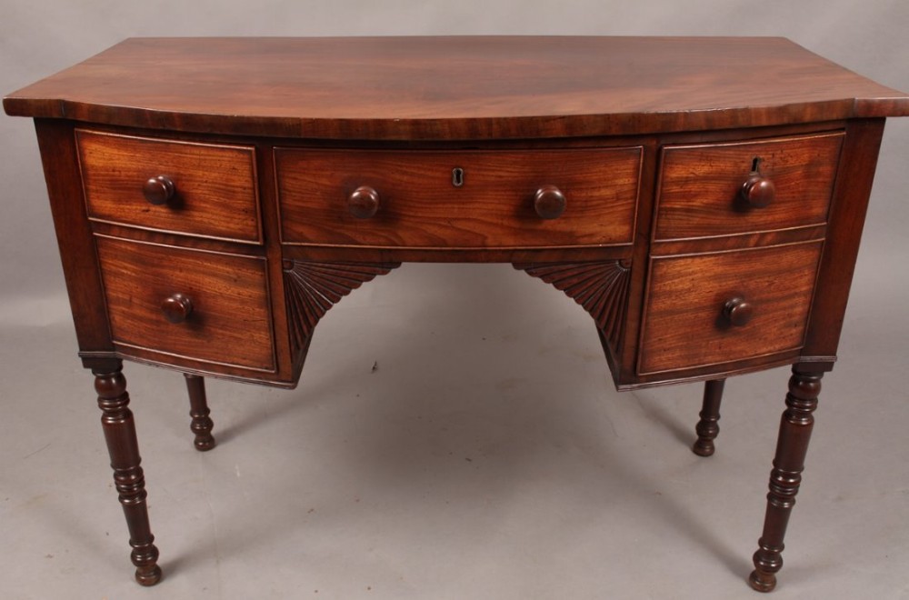 Small Georgian Sideboard/Dressing Table