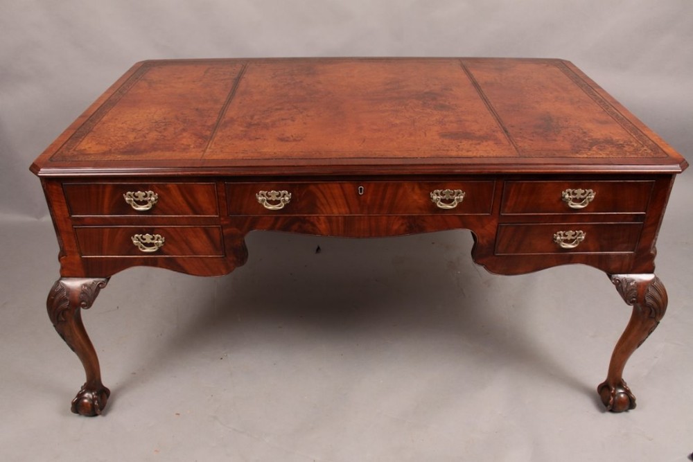 Good Quality Desk Ball and Claw Mahogany