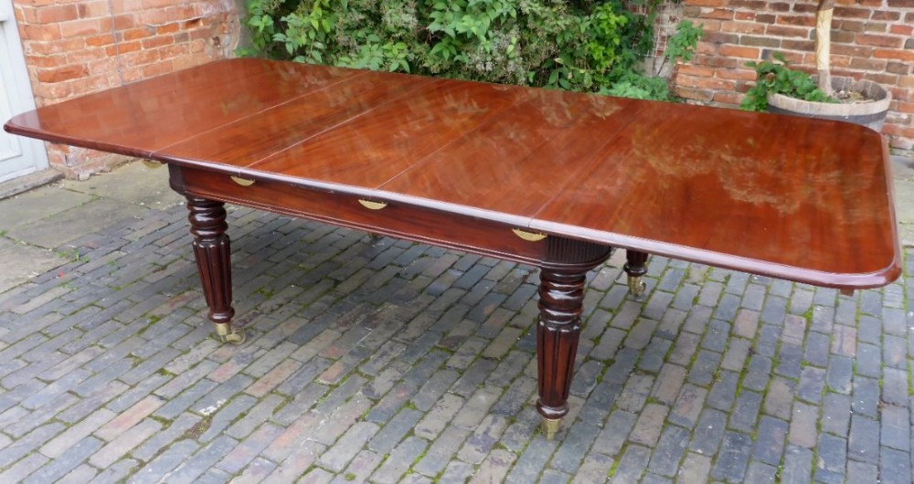 Super Quality Regency Mahogany Extending Dining Table