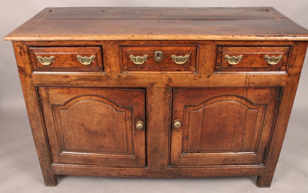 Very Good Georgian Dresser in Oak