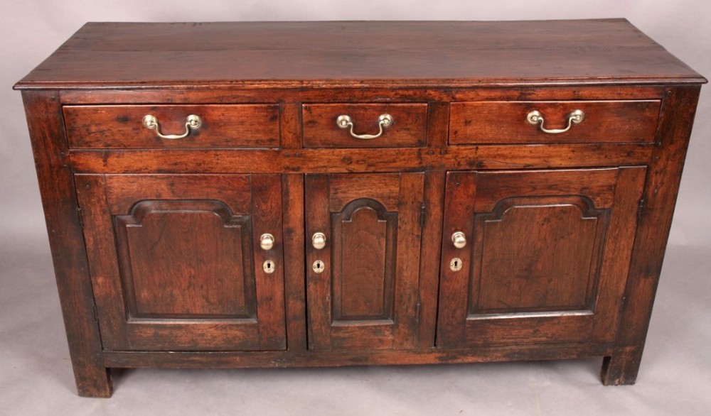 Superb George II Dresser Base in Oak