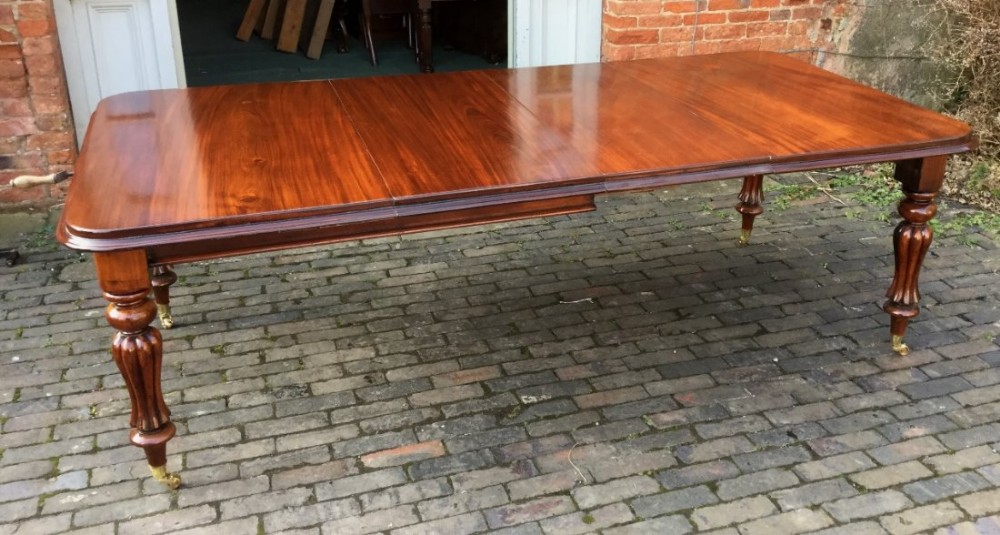 A Victorian Two Leaf Extending Dining Table Mahogany