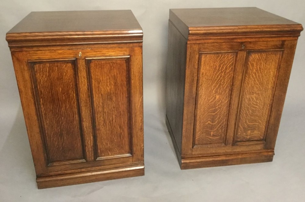 A Collectors Cabinet J J Hill London