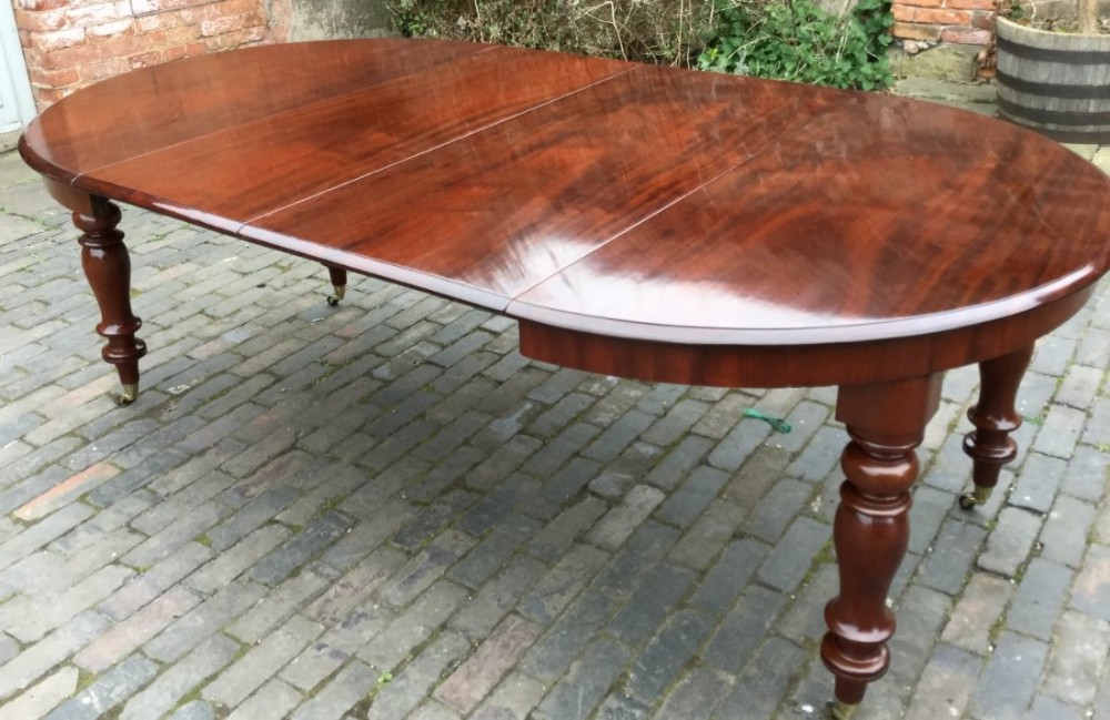 Victorian 2 Leaf Extending Dining Table in Mahogany