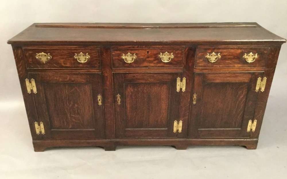 An Attractive Georgian Oak Dresser
