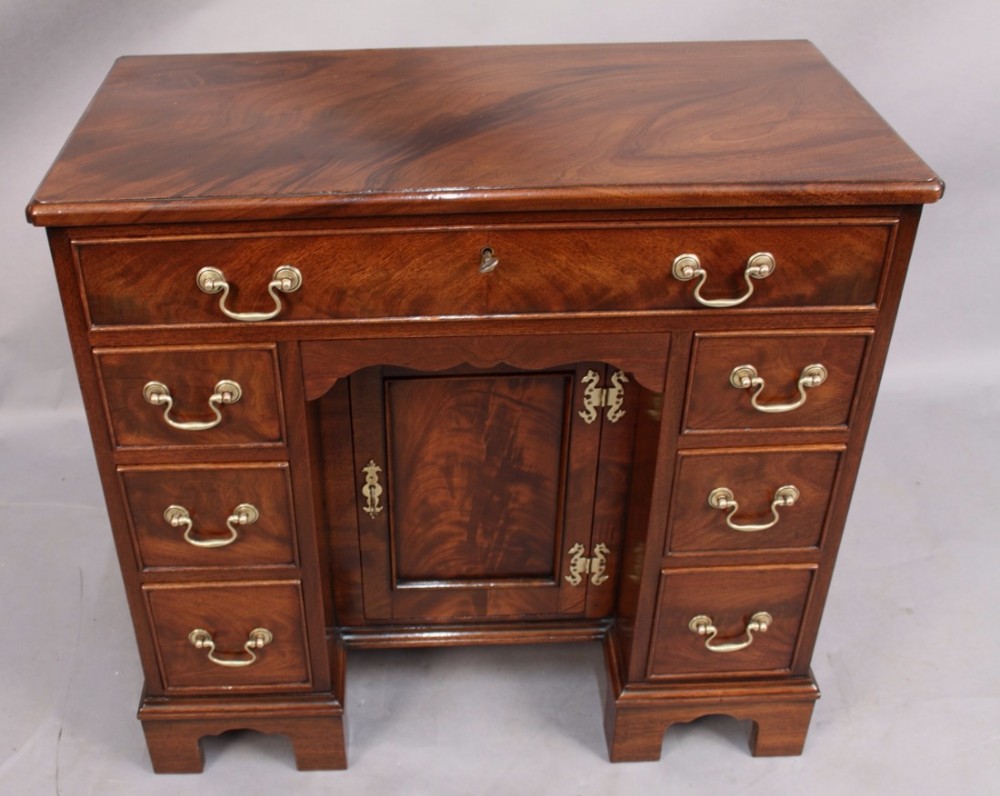 Good Quality Knee hole Desk in Mahogany