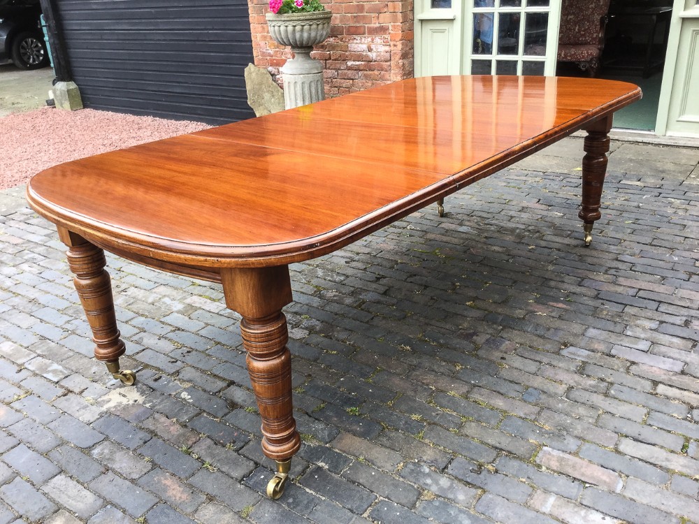 Victorian Mahogany Extending Dining Table 2 Leaves